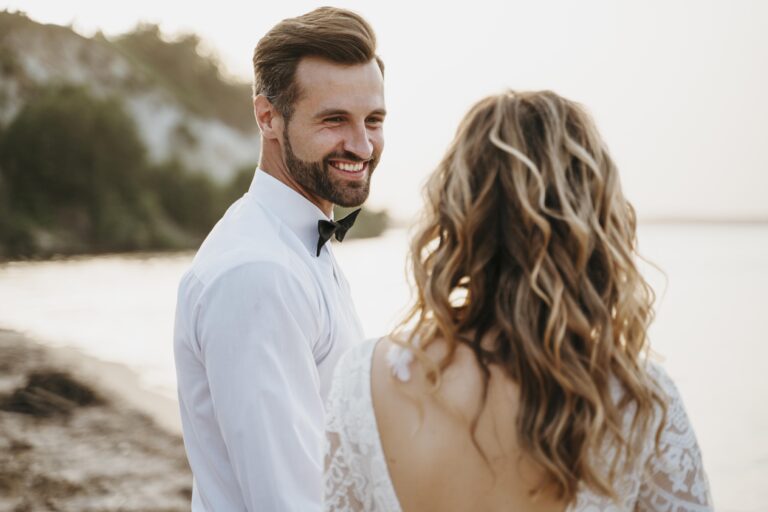 beautiful-couple-having-their-wedding-beach